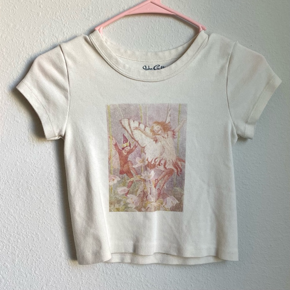 *SOLD* brandy melville graphic top